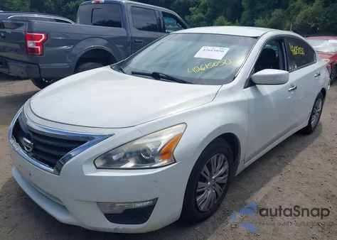 2014 Nissan Altima 2.5 S из США, поврежденный, VIN 1N4AL3AP3EN255203